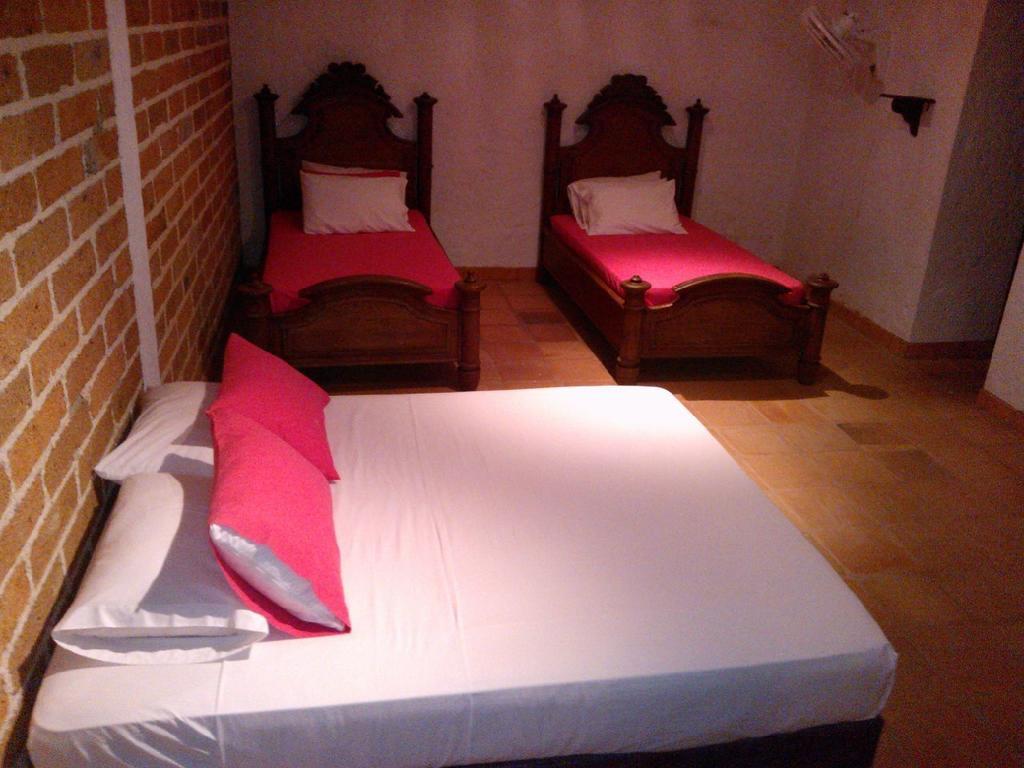 Hotel Santa Barbara Colonial - Санта-Фе-де-Антіокія Номер фото